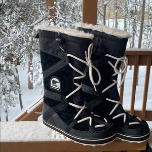 Sorel women's waterproof snow boots, size 8